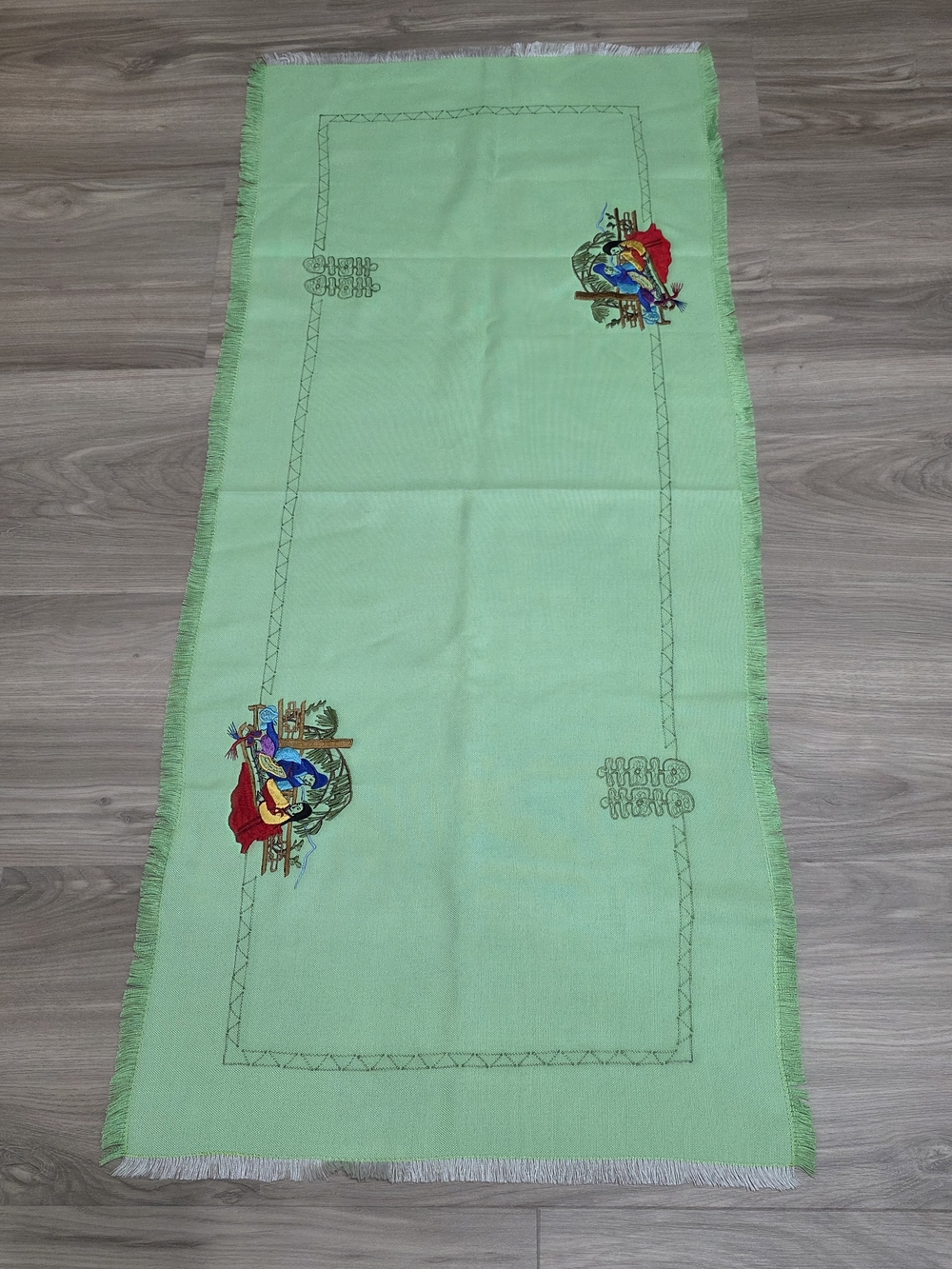 Vintage Handmade Green Linen Tablerunner Embroidered Asian Figures Weaving